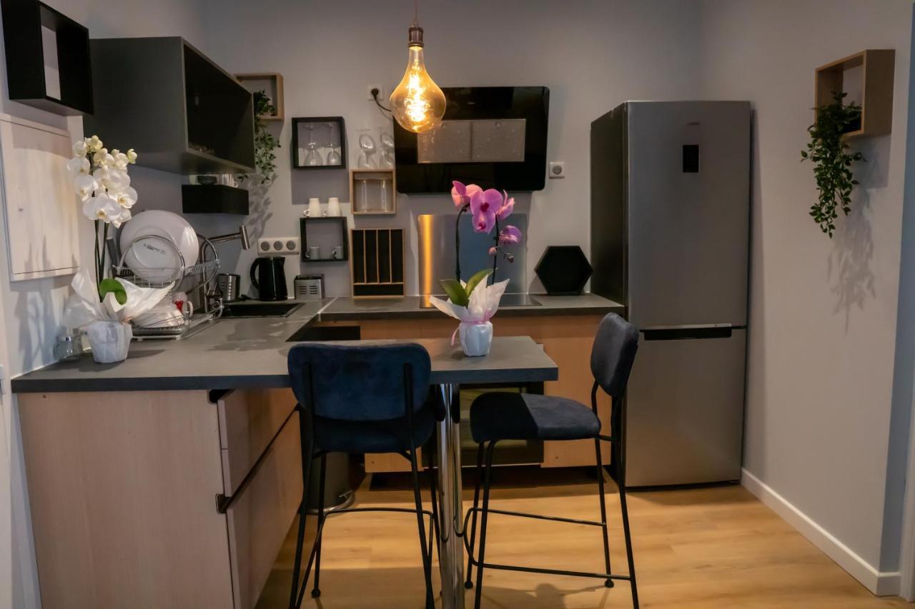 Coeur De Ville T2, Terrasse, Clim Tt Equipe, Parking Sanary-sur-Mer Ngoại thất bức ảnh