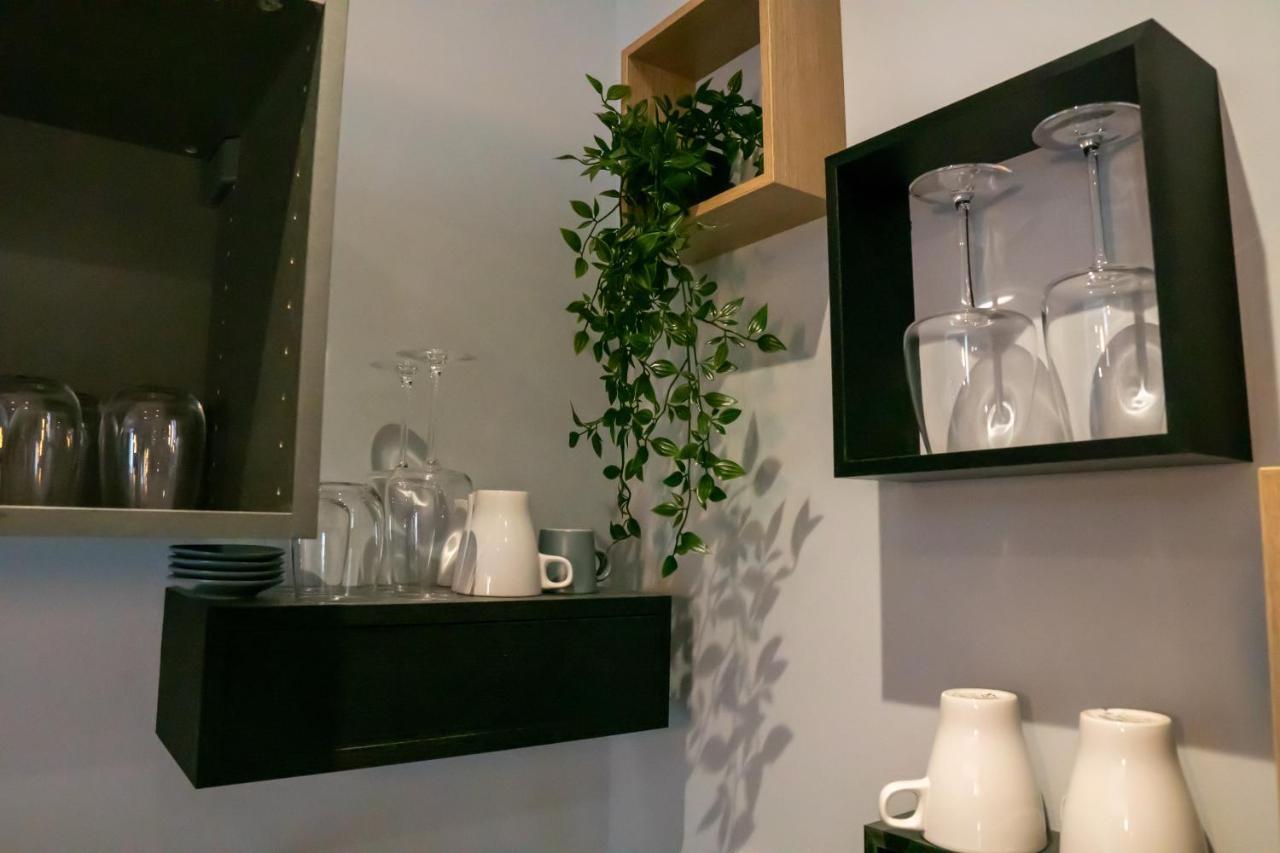 Coeur De Ville T2, Terrasse, Clim Tt Equipe, Parking Sanary-sur-Mer Ngoại thất bức ảnh